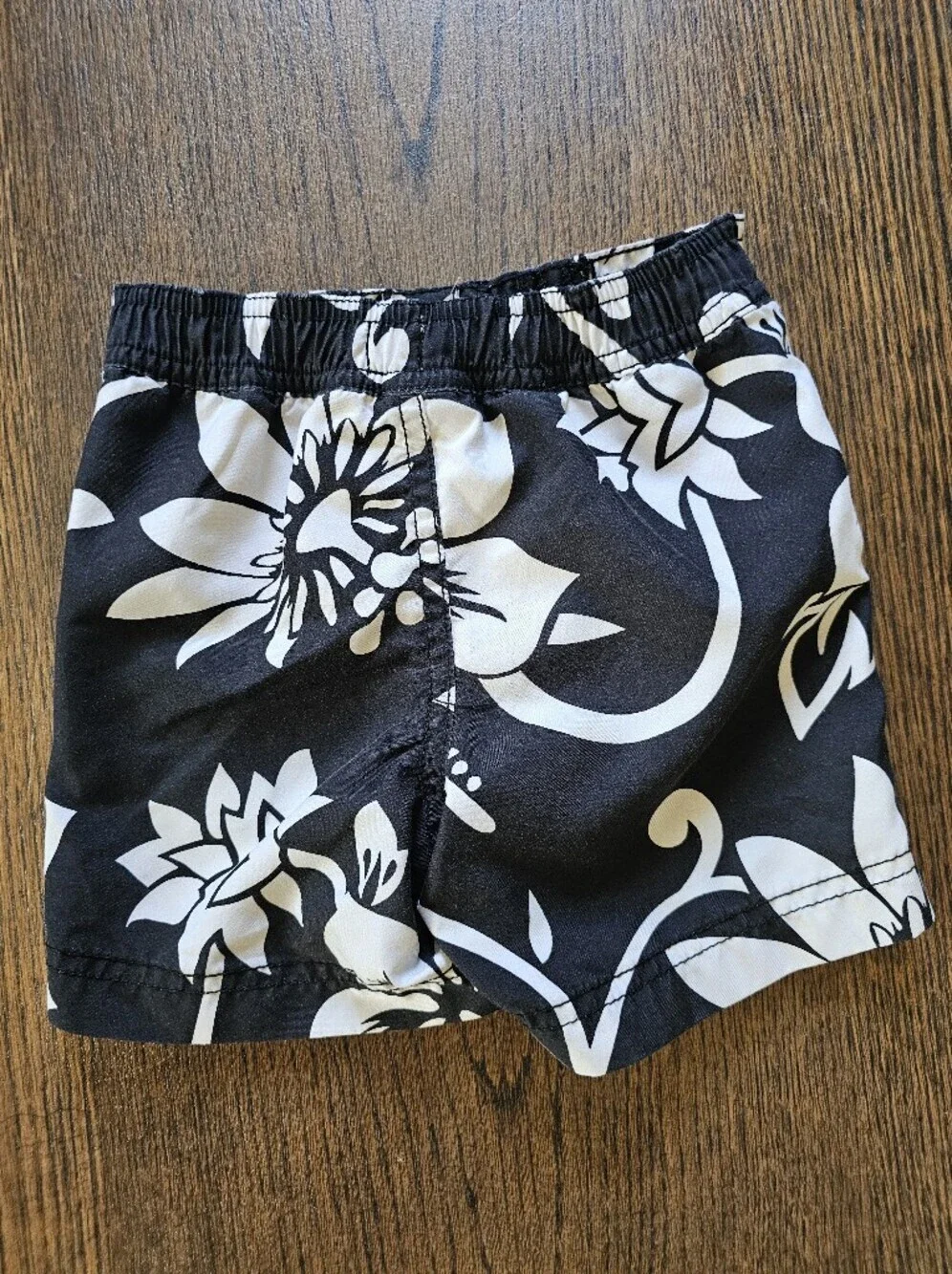 Old Navy Black & White Floral Swim Trunks Size Infant Boys 6-12 Months